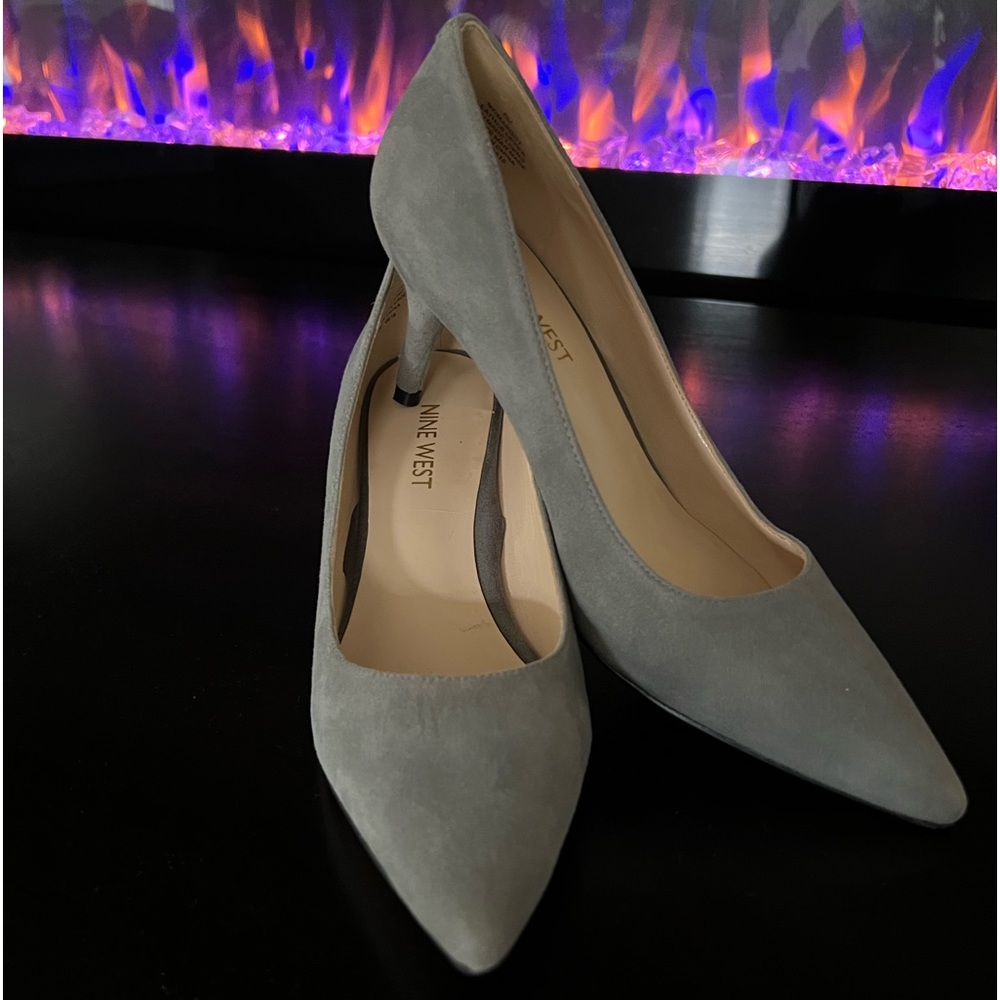 Nine West gray suede pumps